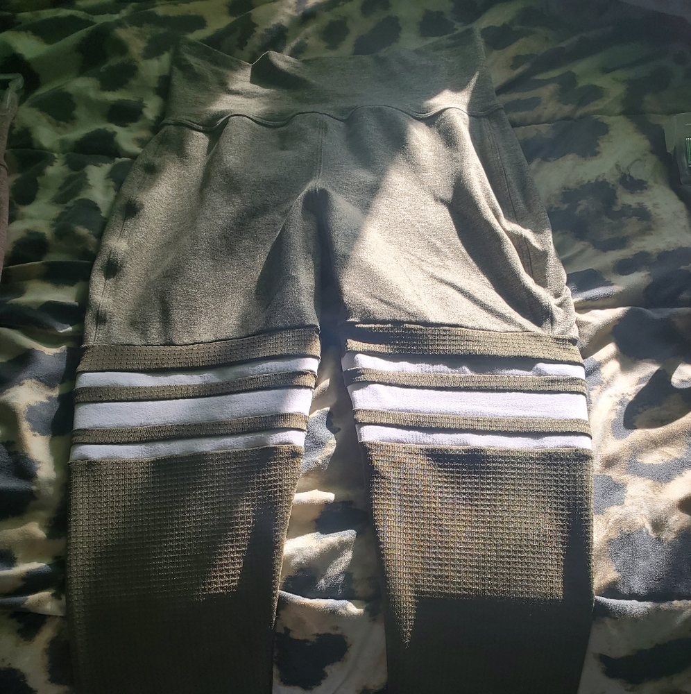 Bombshell Sportswear Leggings 🔥🔥🔥🔥